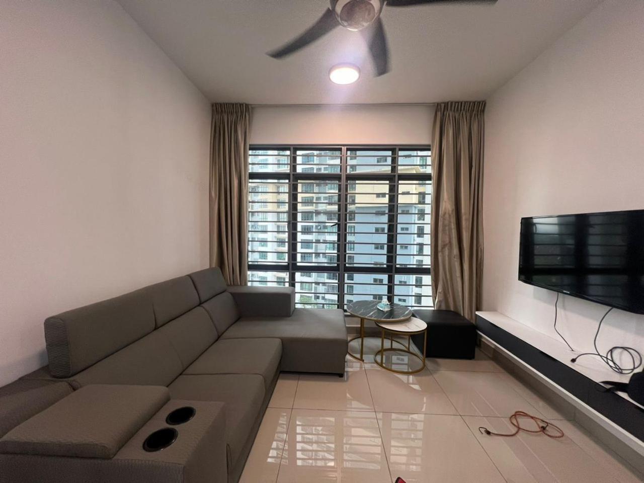 Arc Austin Hill Apartment Τζόχορ Μπάχρου Δωμάτιο φωτογραφία