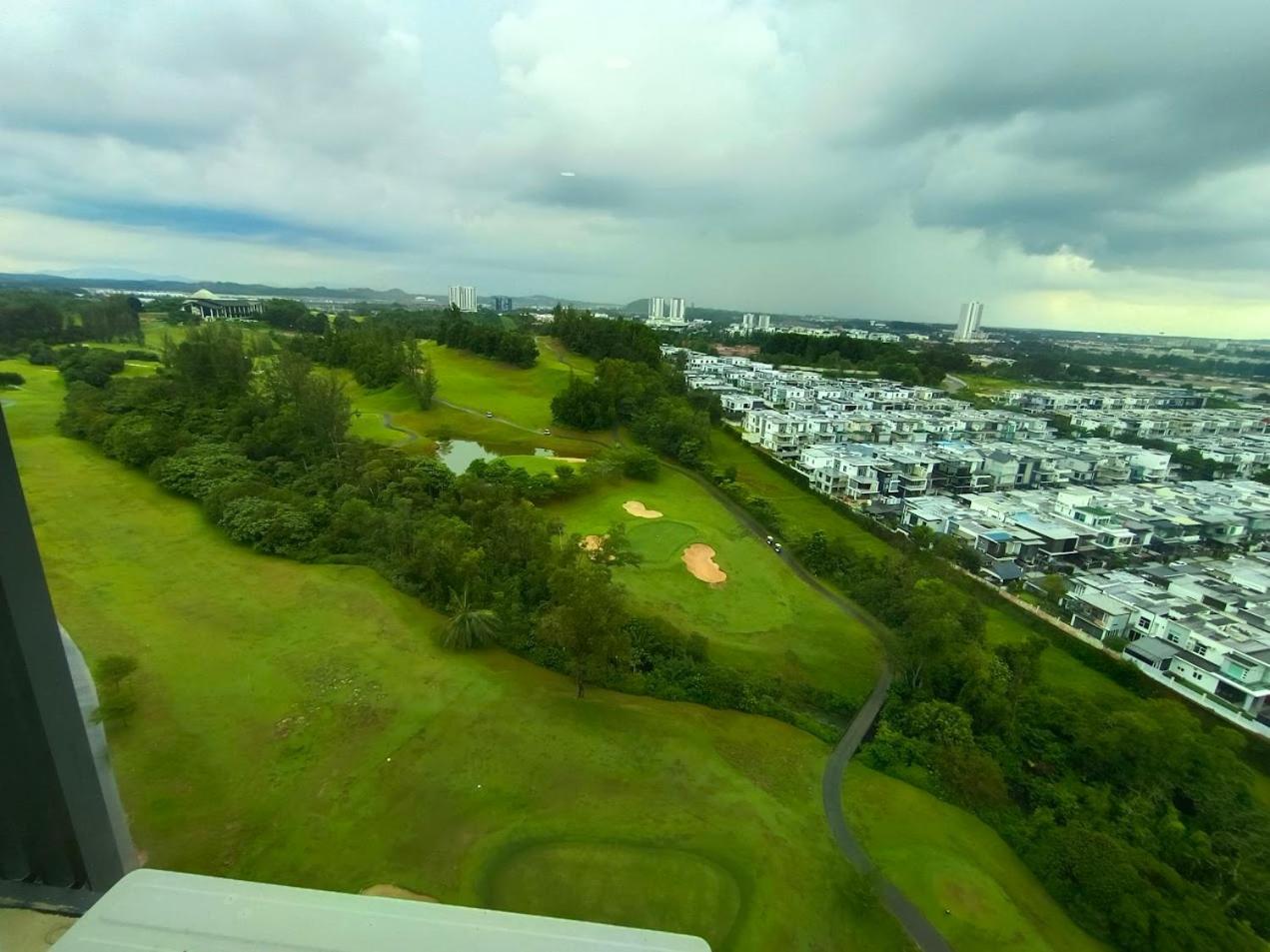 Arc Austin Hill Apartment Τζόχορ Μπάχρου Εξωτερικό φωτογραφία